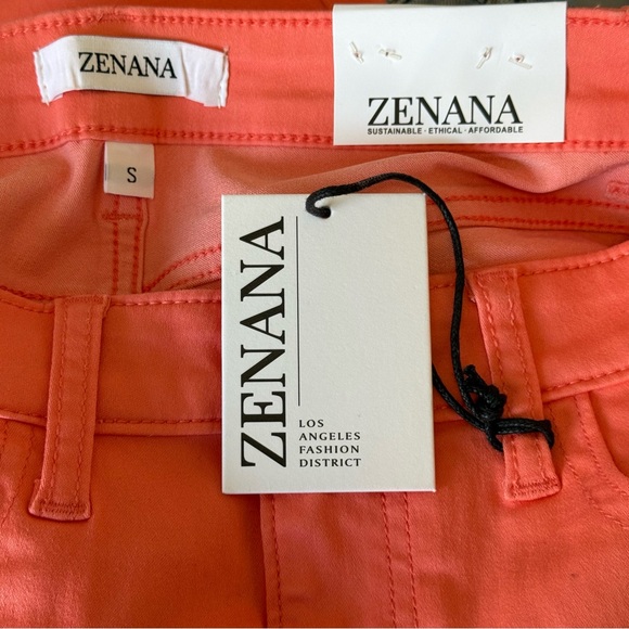 Coral Flared Women Jeans - Picture 3 of 3